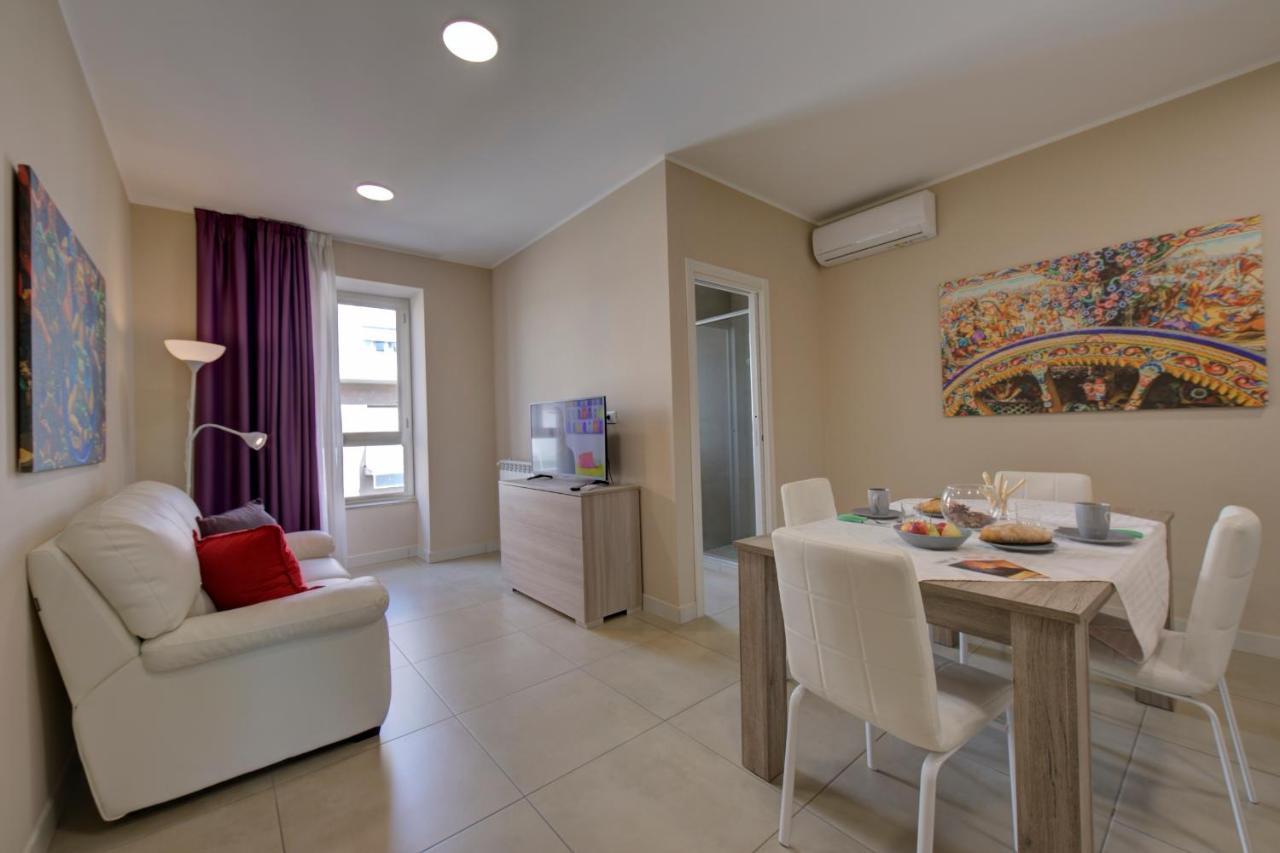 Palazzo Dei Delfini Apartments - Happy Rentals Катания Экстерьер фото