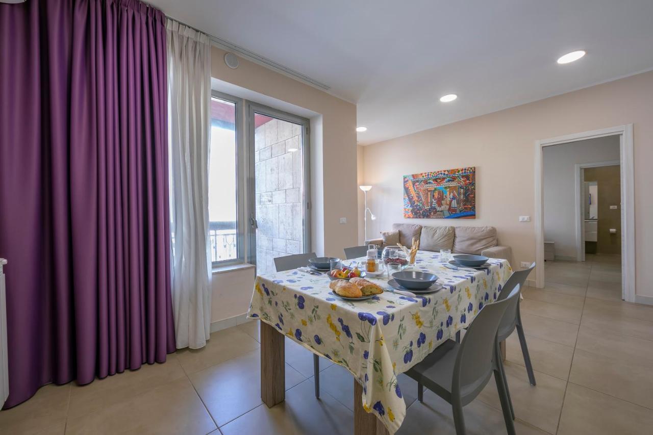 Palazzo Dei Delfini Apartments - Happy Rentals Катания Экстерьер фото